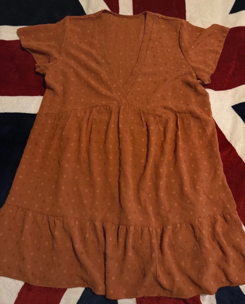 Summer cool short sleeve dress lightweight. Size XL, EU 44. Measurements in description