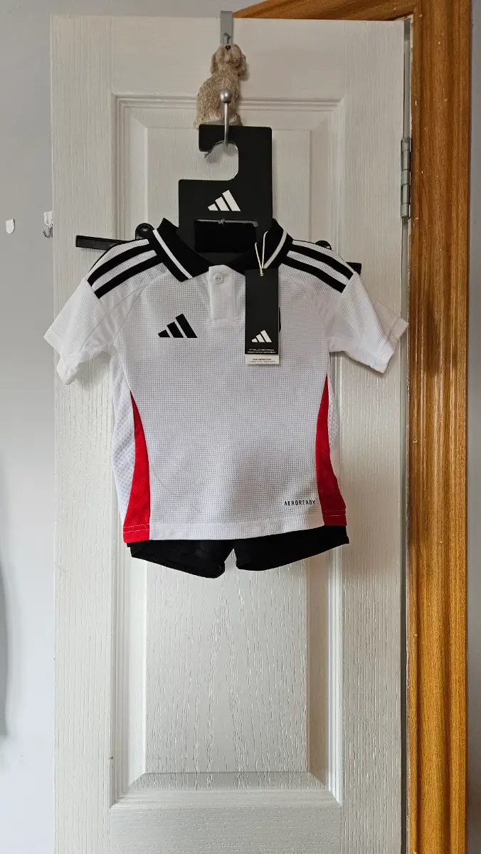 adidas Football 3 peice set boys bundle age 18 -24