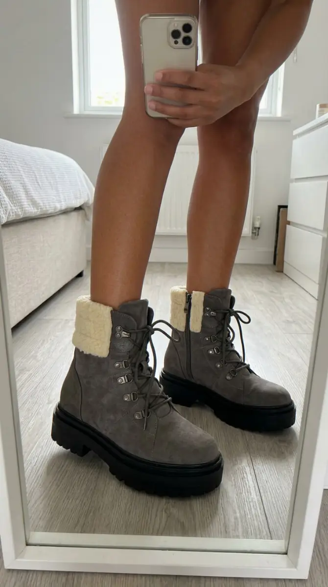 retro Alia suede lace-up ankle boots featuring a faux fur lining and a chunky sole. Size 4