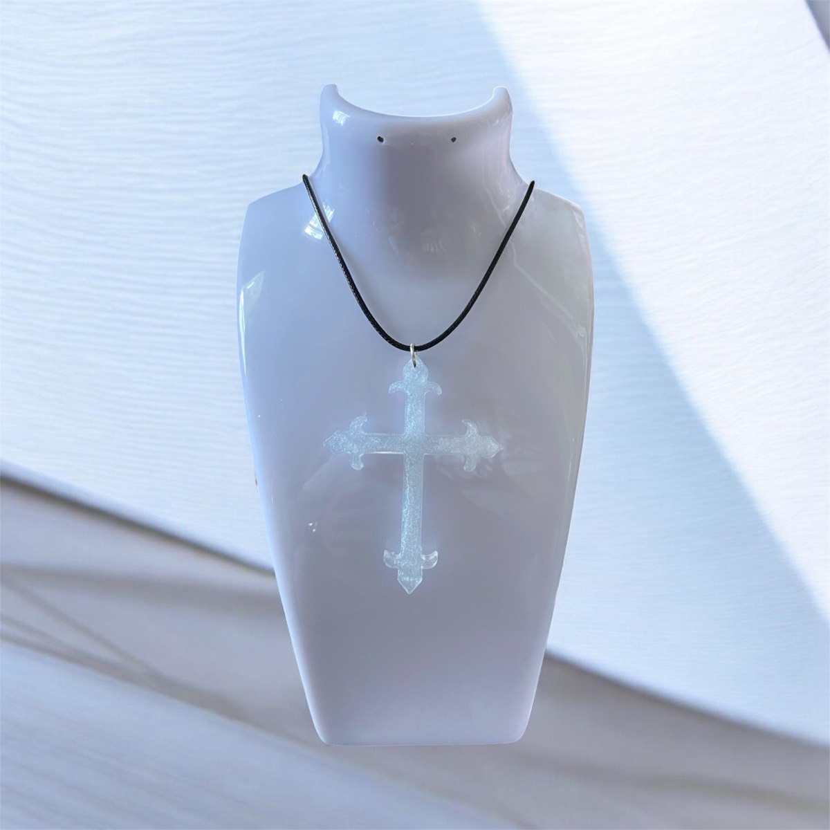Resin cross pendant necklace