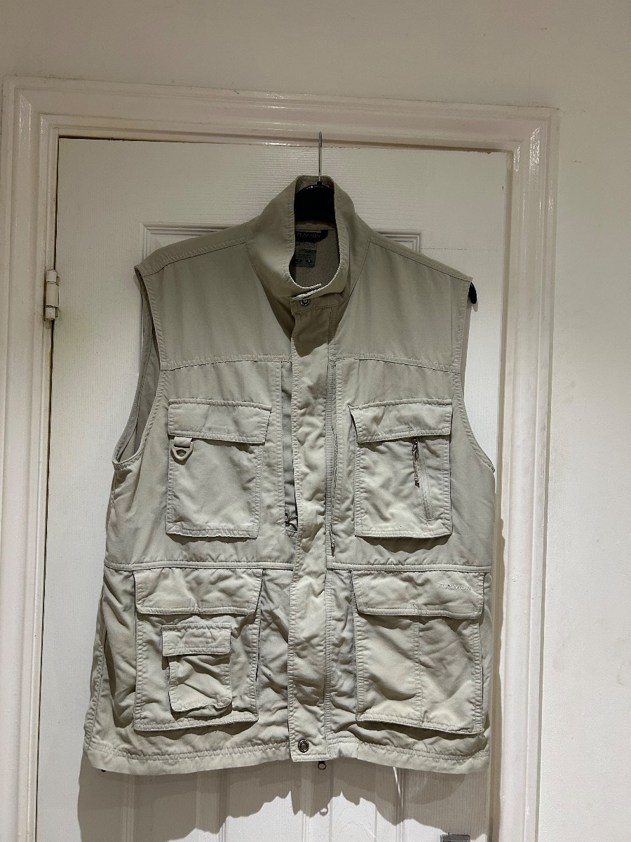 Columbia titanium Omni dry cargo Gilet. Size L