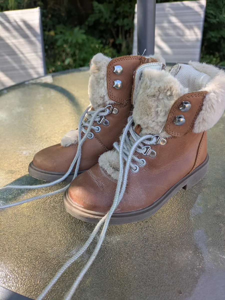 Clarks Tan Leather Fur Lined Ankle Boots - UK 9 F (EU 27)