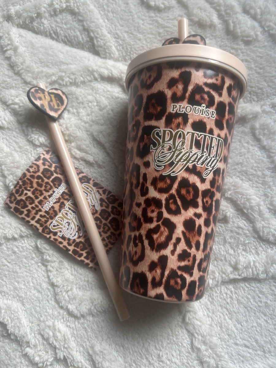 Plouise cheetah cup with straws