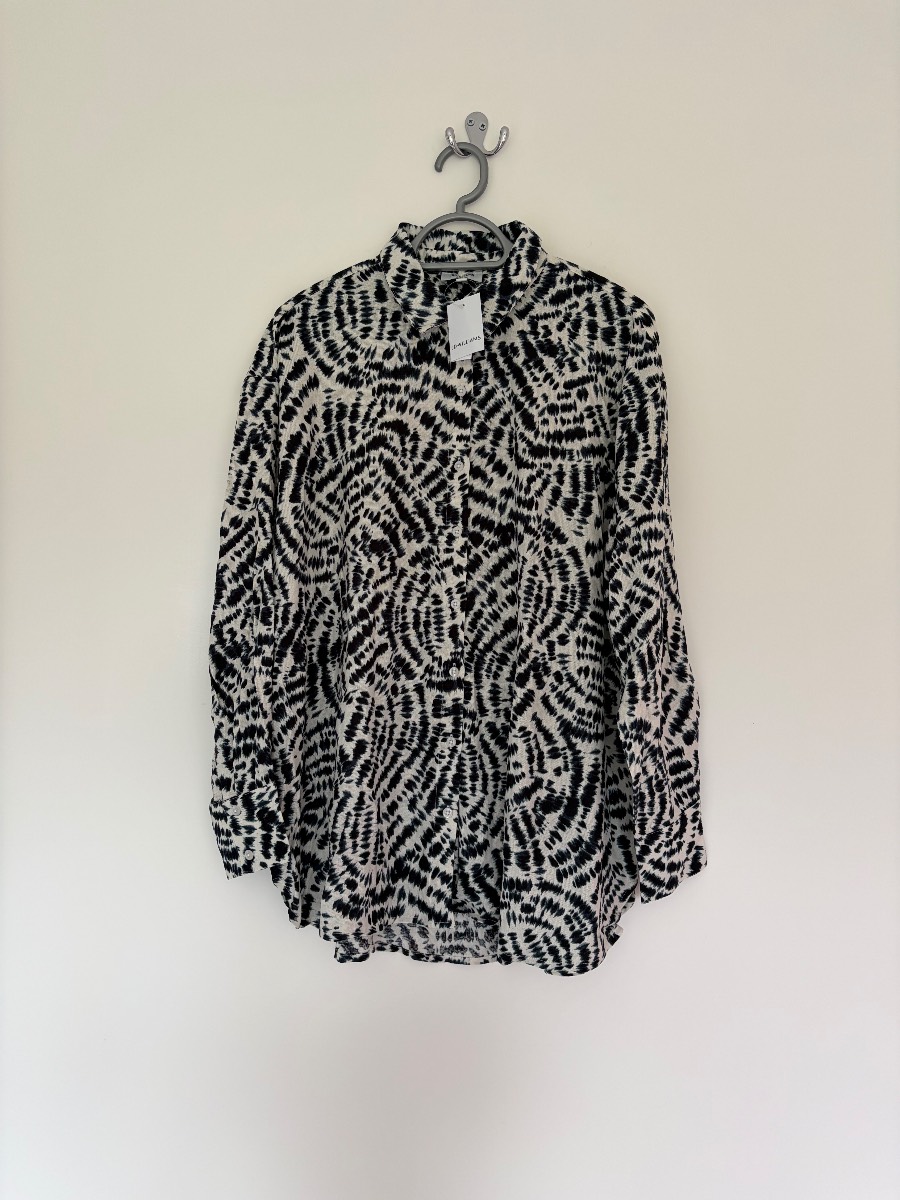Women’s JD. Williams long sleeve button-up blouse shirt