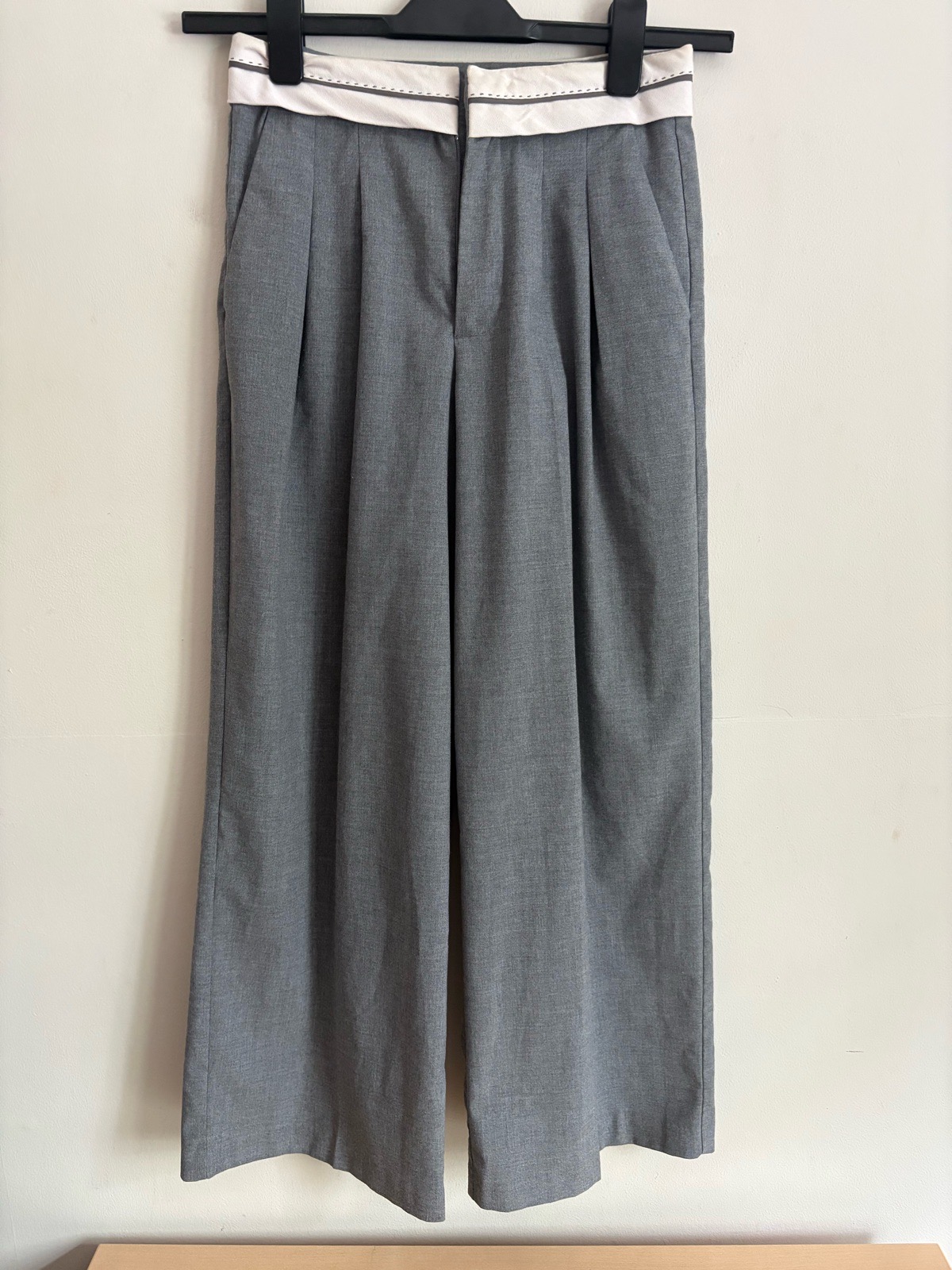 Stradivarius Grey Wide-Leg Tailored Trousers With Contrast Boxer Waistband