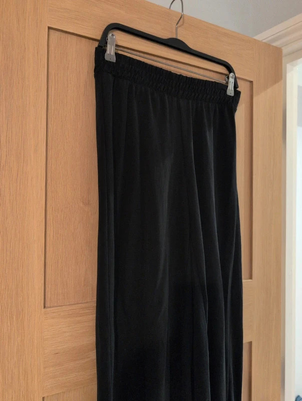 Bershka soft fine fabric wide leg trousers — UK 12-14