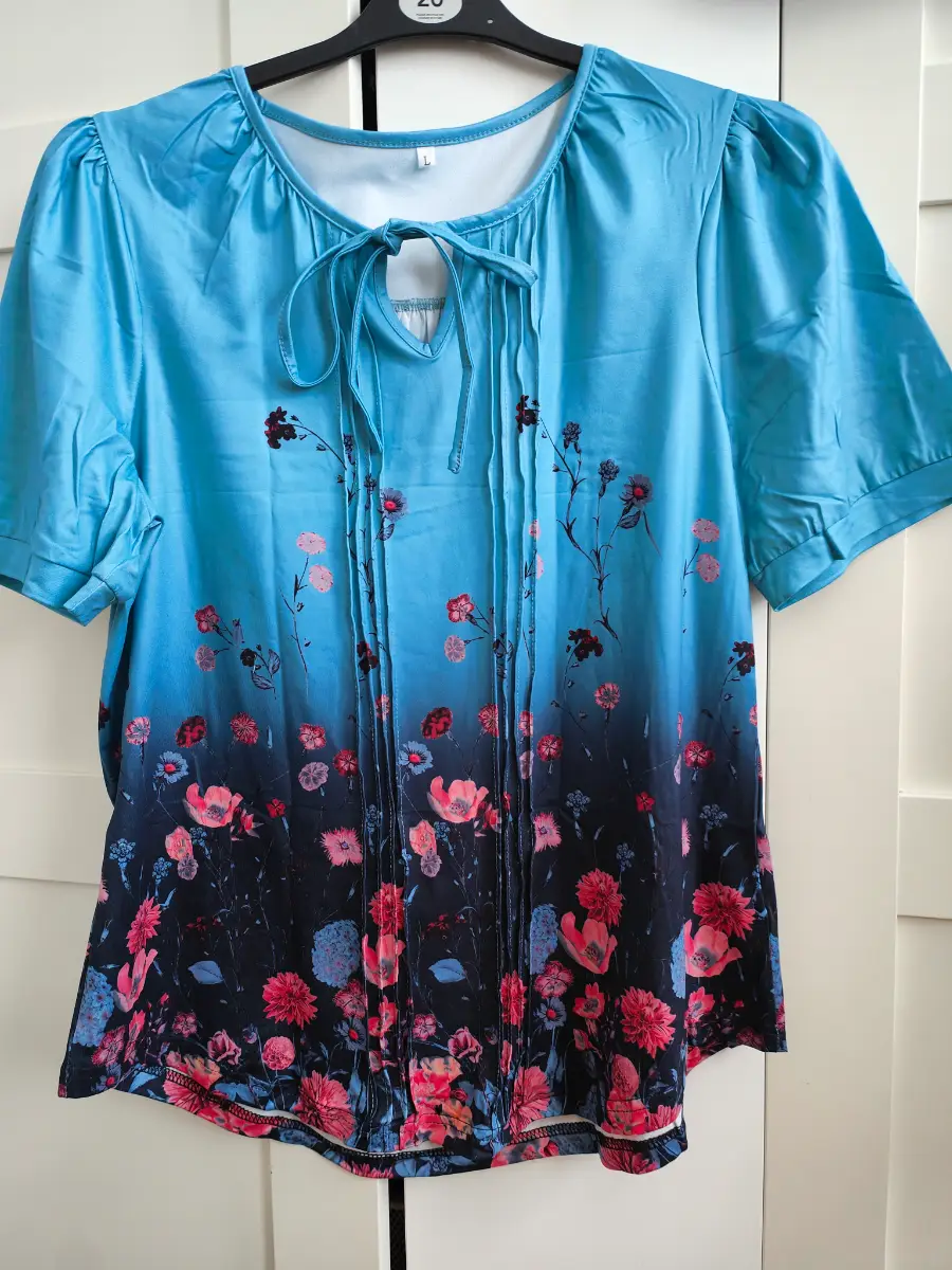 Ladies short sleeve top size L flowers, front ties