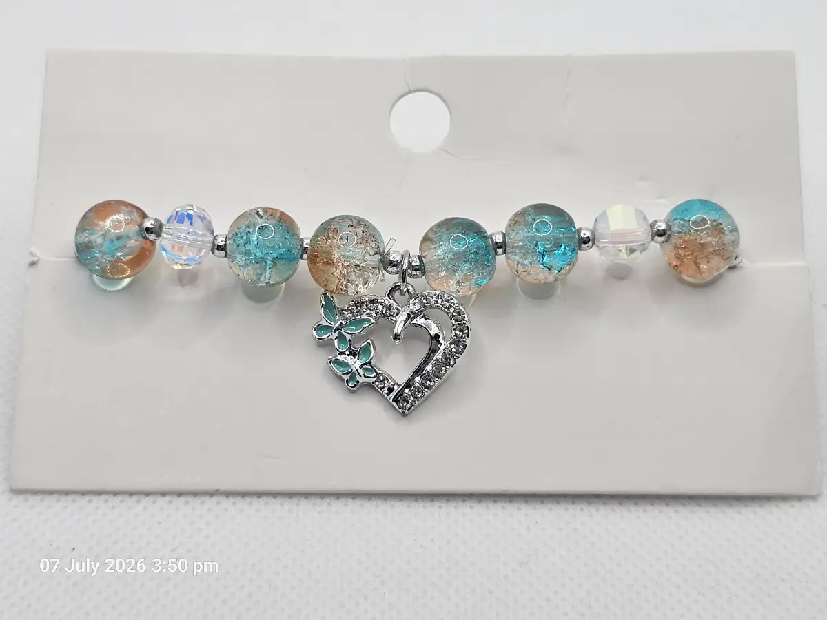 Handmade heart charm beaded bracelet