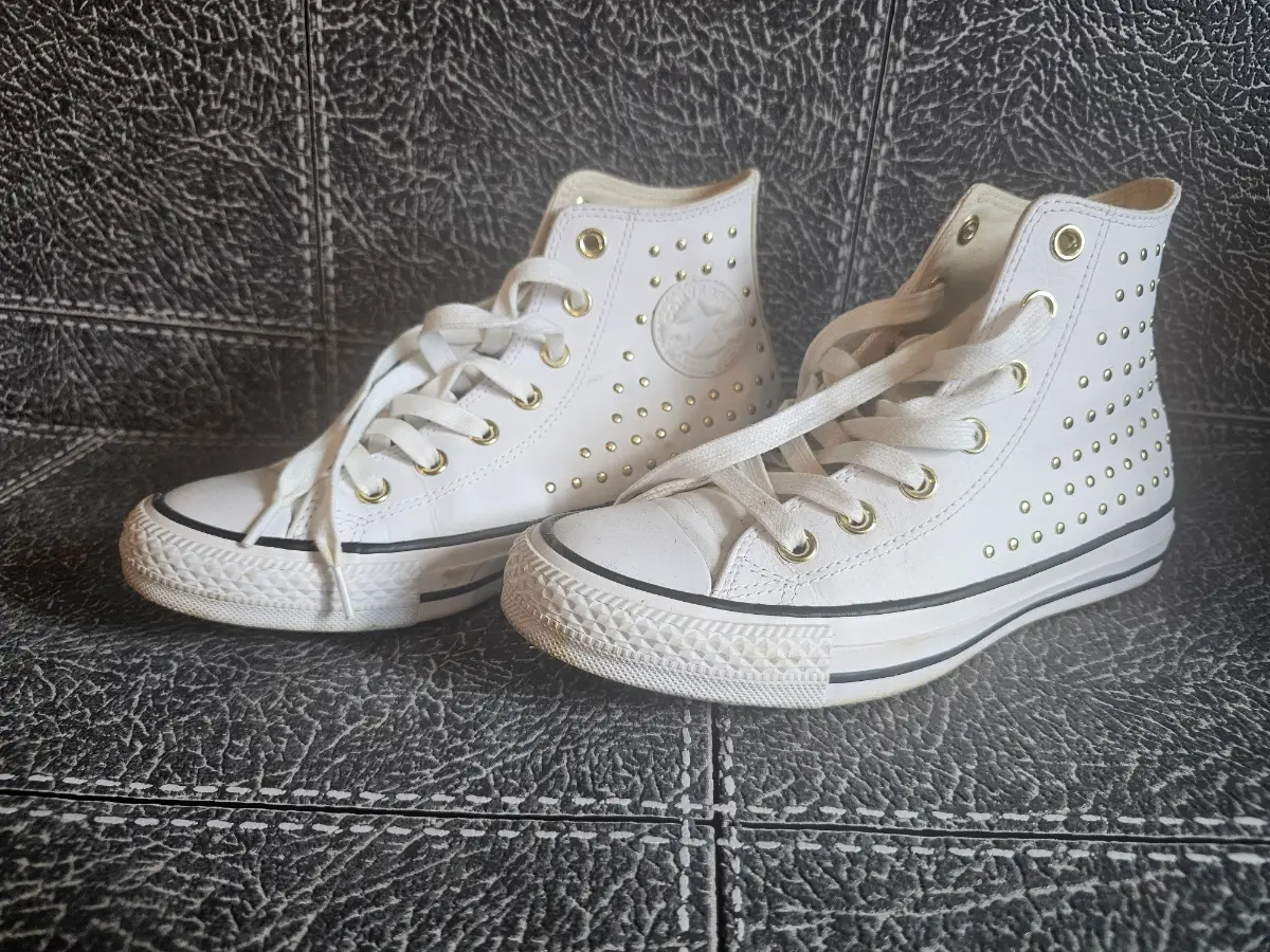 Womans White Leather and Gold Studded Converse Trainers Size 4 Used