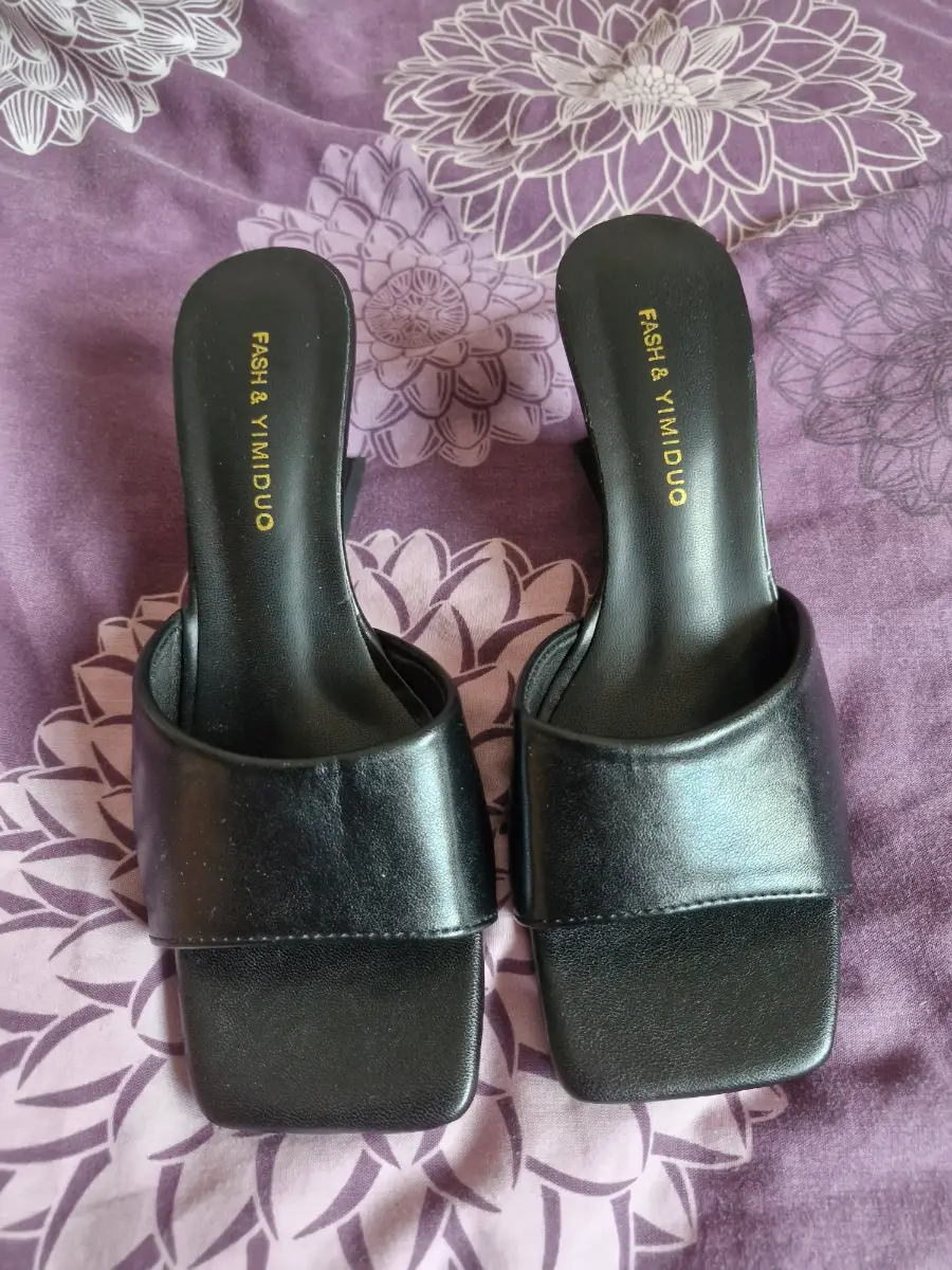 Ultra Cute Mule Sandals | Fash & Yimiduo | Size 36 | Lovely Heel Detail