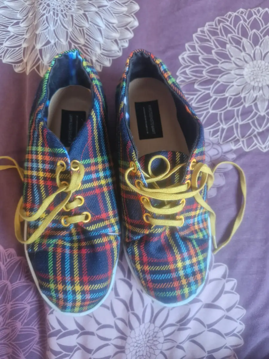 Never Used Absolutely Adorable Tartan Canvas Lace-Ups | Crawford/Kristen Stewart | Approx Size 5