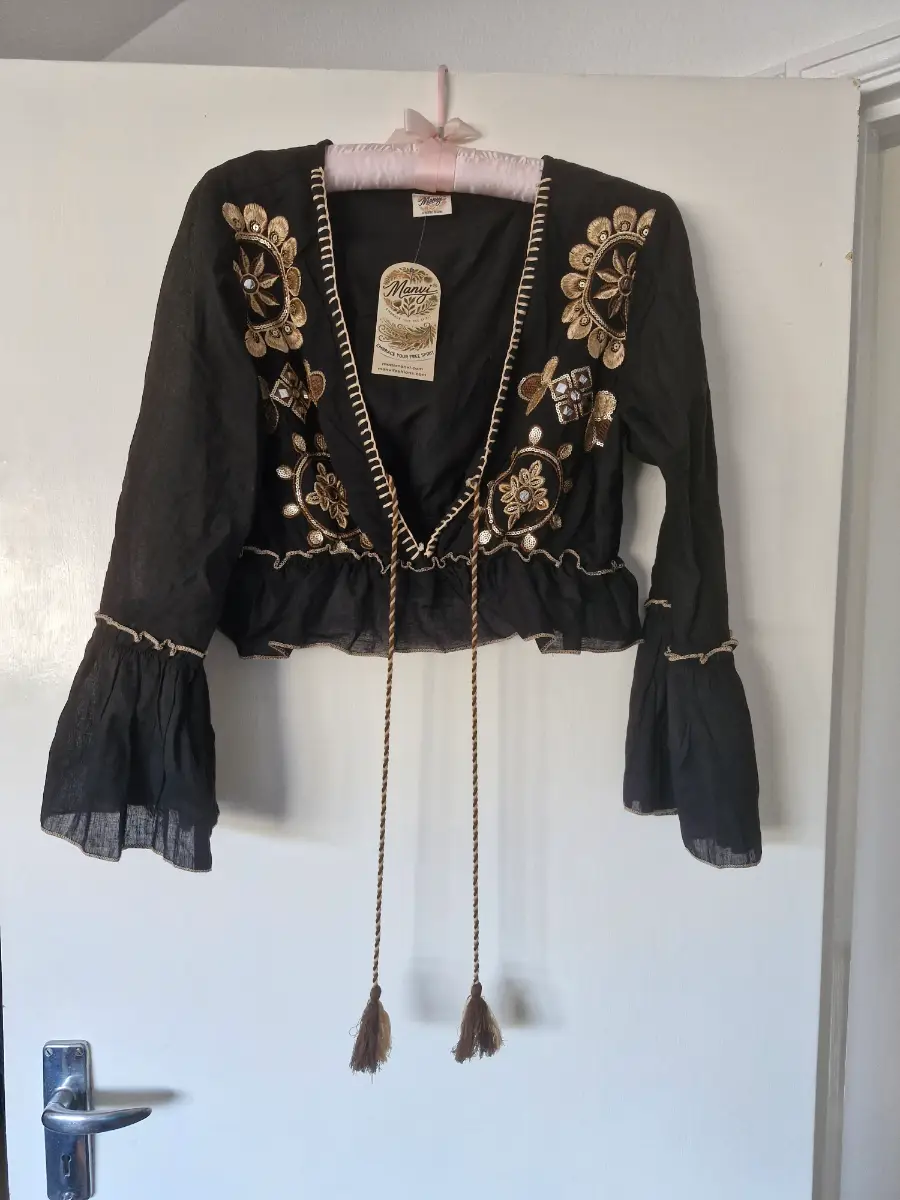 BNWT Stunning Boho Gypsy Top | Beautiful Embroidery | Free Size (S–M)