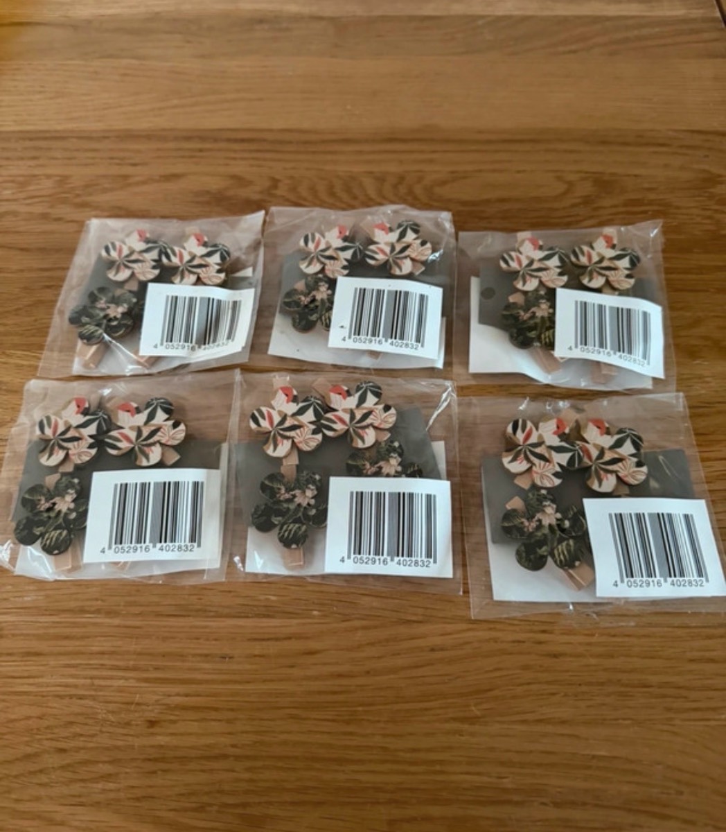 Wooden Garden Flower Pegs x6 Packs - New