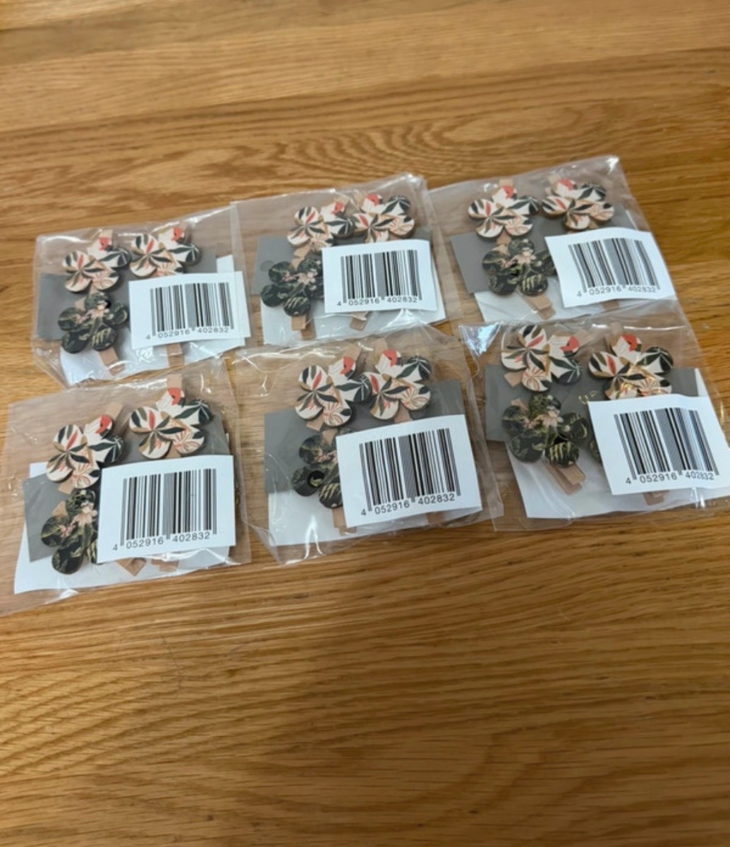 Garden Flower Pegs x6 Packs - New