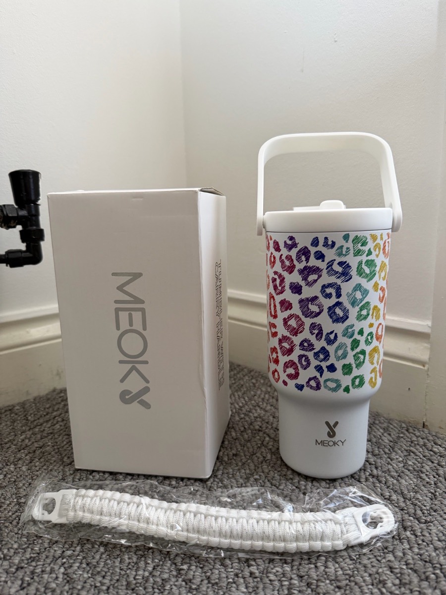 Meoky water bottle