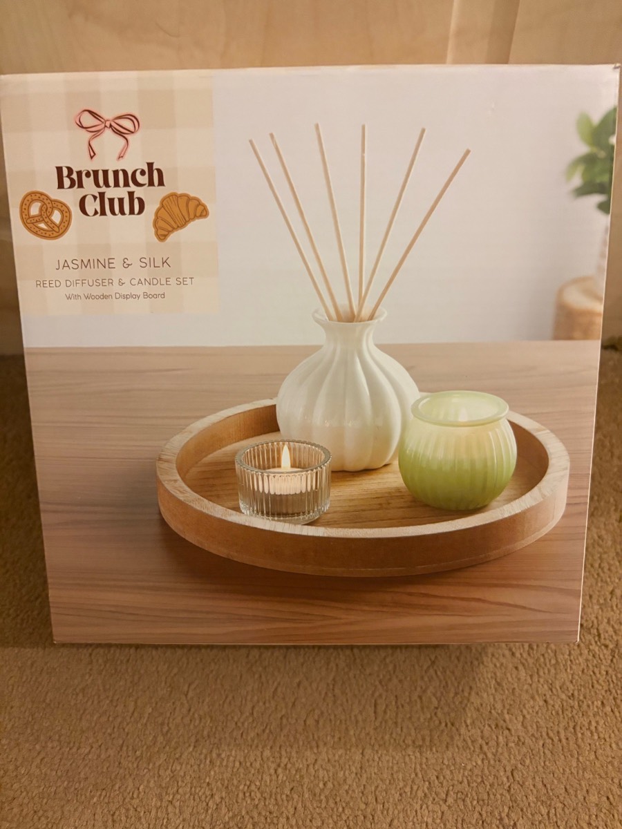 Viral Brunch Club diffuser, 2 candles & display board set