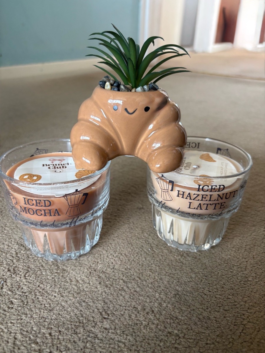 Viral Brunch Club 3 set (2 scented candles & croissant ornament)