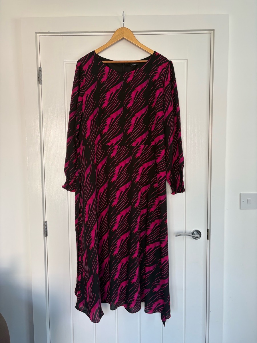 Roman Pink & Black Abstract Feather Print Shirred Cuff Midi Dress - Size 18