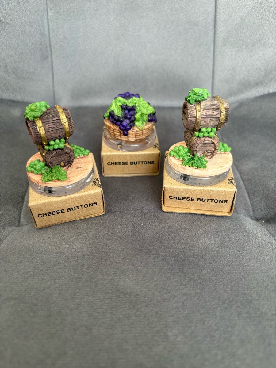 3x Cheese Buttons from Toronto Canada