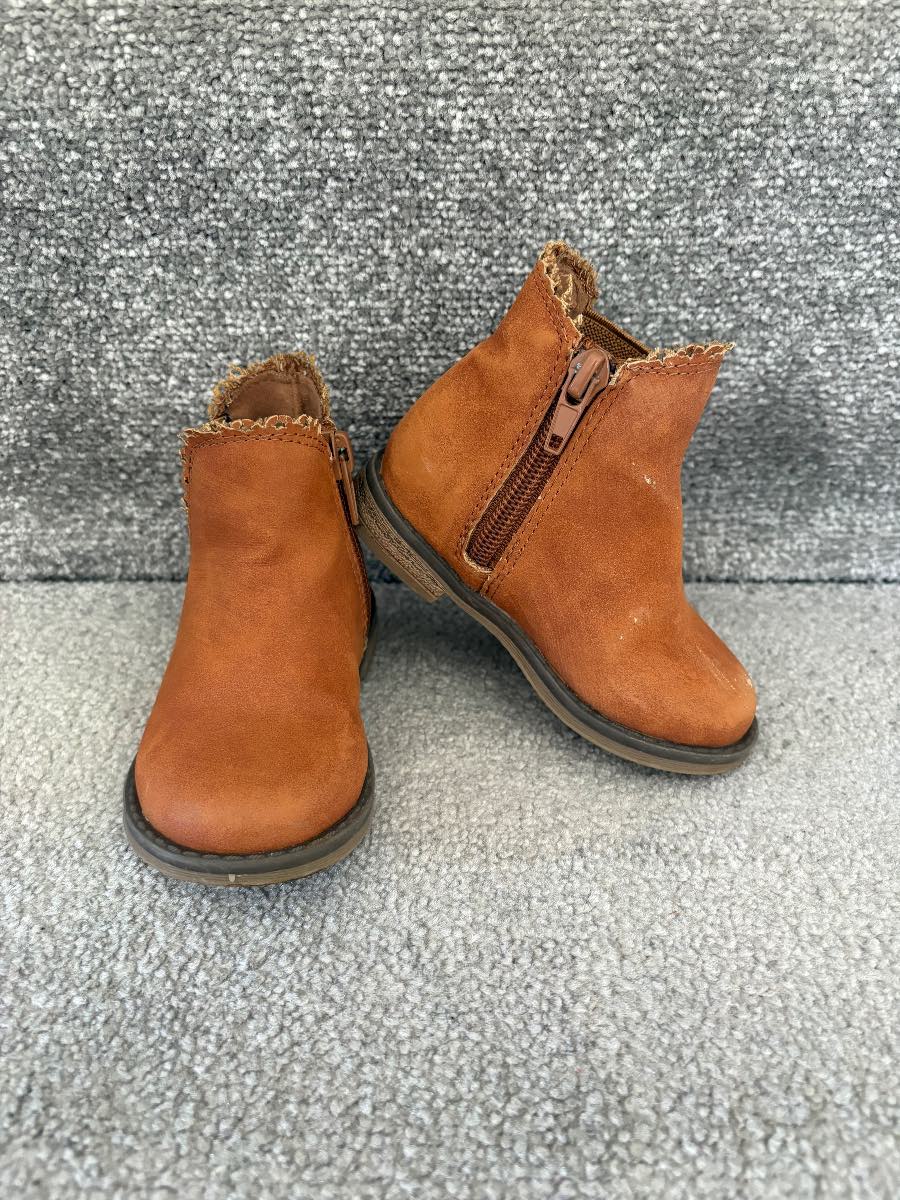 F&F Baby Girls Tan Scalloped Trim Ankle Boots Zip Up Size 4