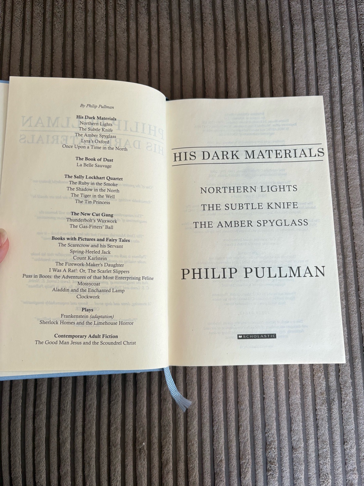 His Dark Materials Trilogy Hardback Book Omnibus - Philip Pullman