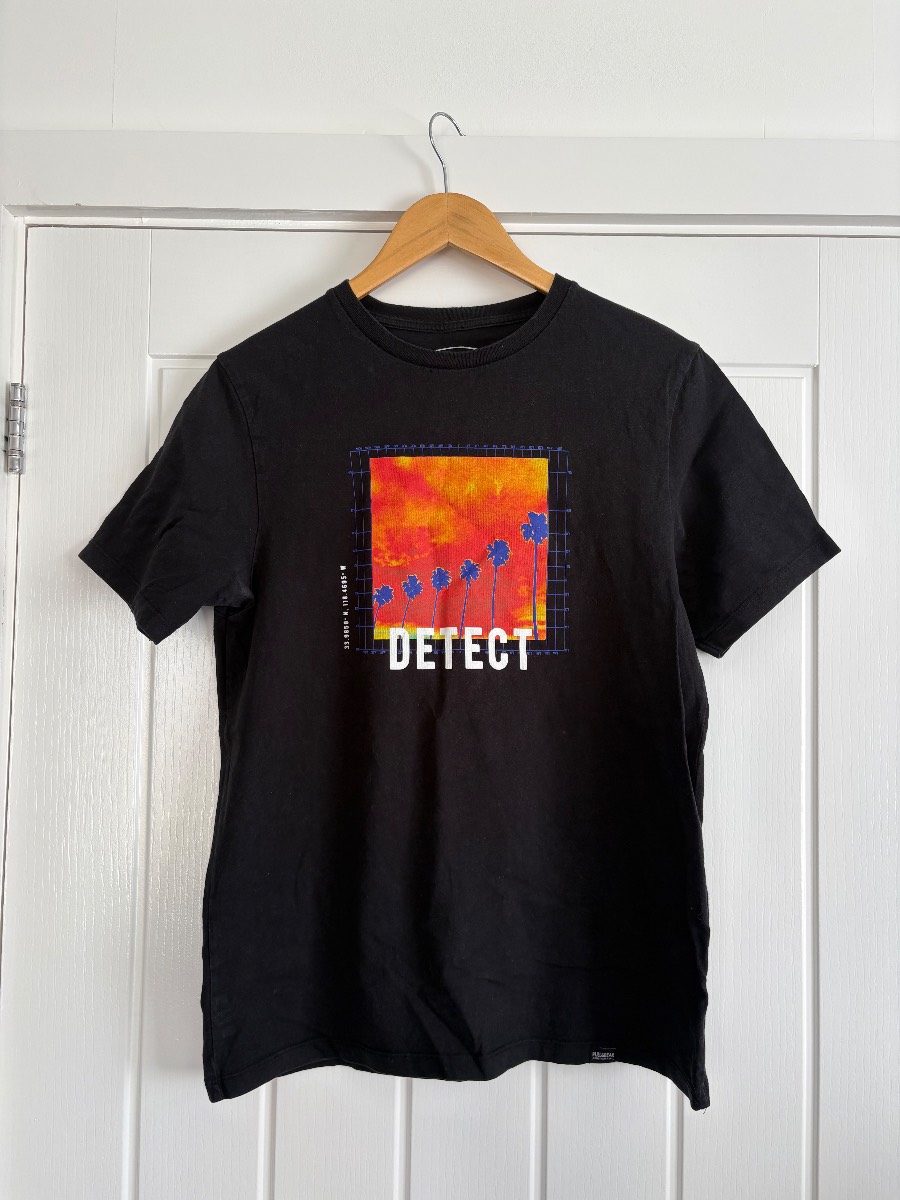 Pull & Bear "Detect" Palm Tree Graphic Tee Black - Size S