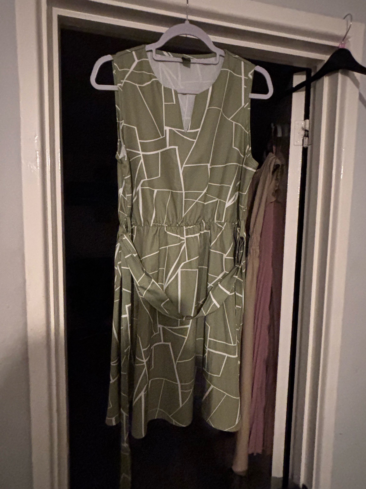 Lovely lightweight dress 14