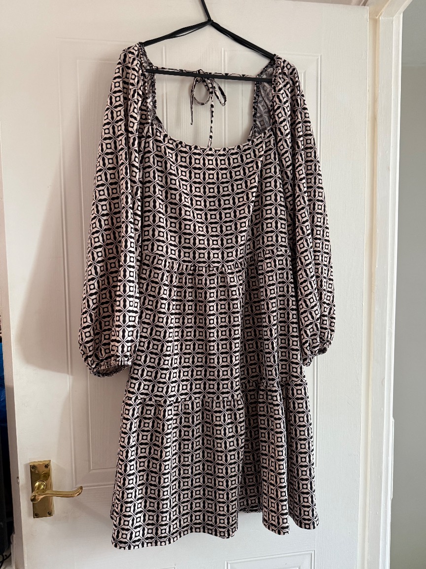 Size 18 Geometric Print Smock Dress | Puff Sleeves | Flattering & Comfy