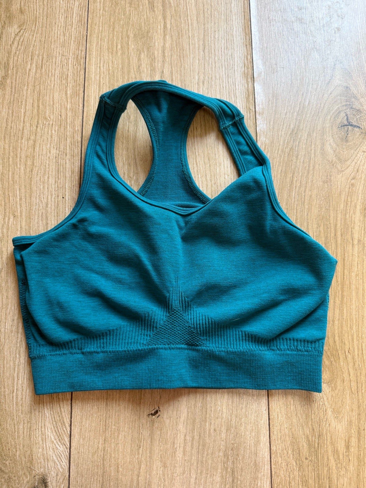 Alphalete Seamless Sports Bra Size S - Supportive & Stylish