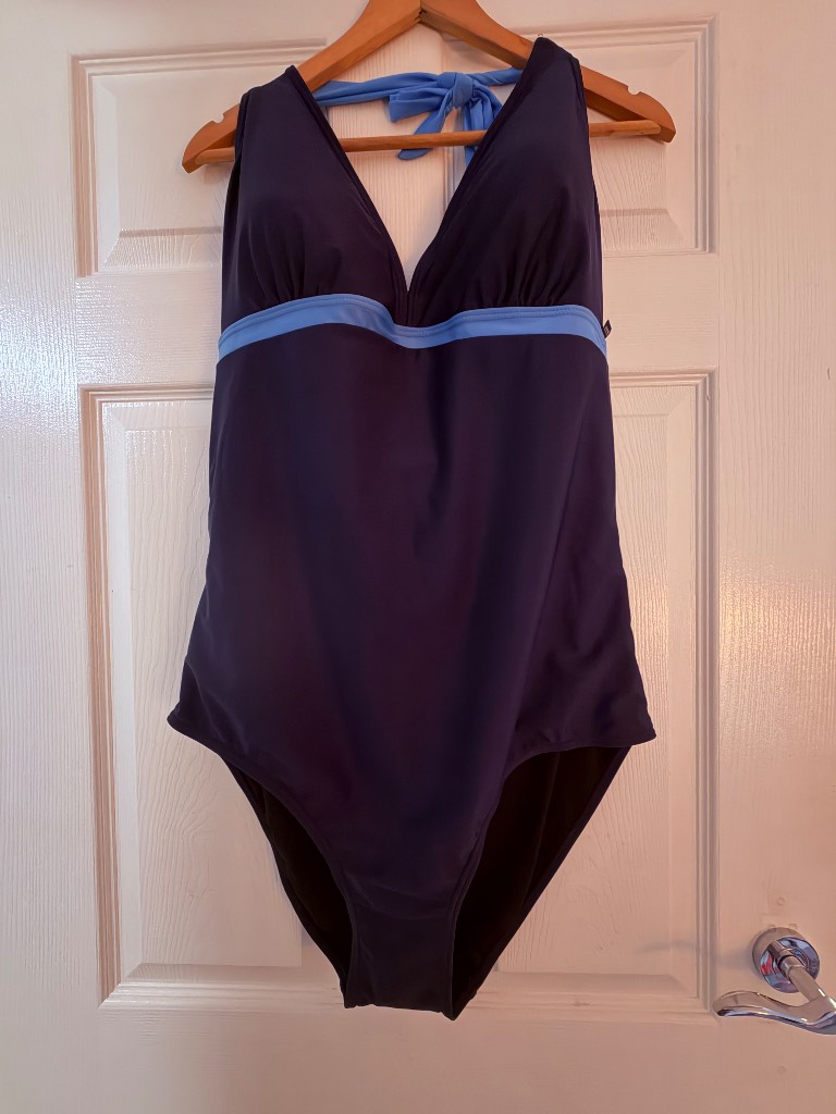 Regatta Women’s Swim Suit size 20 Navy