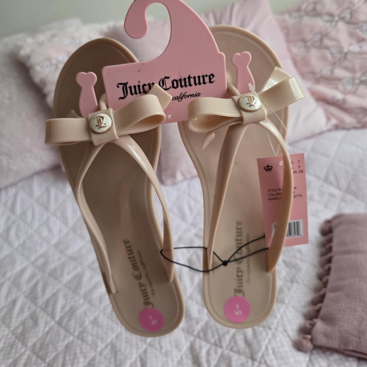 beautiful cream/ beige and gold Juicy Couture bow jelly sandals flip flops