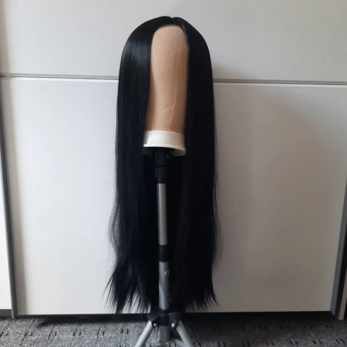 Long straight wig