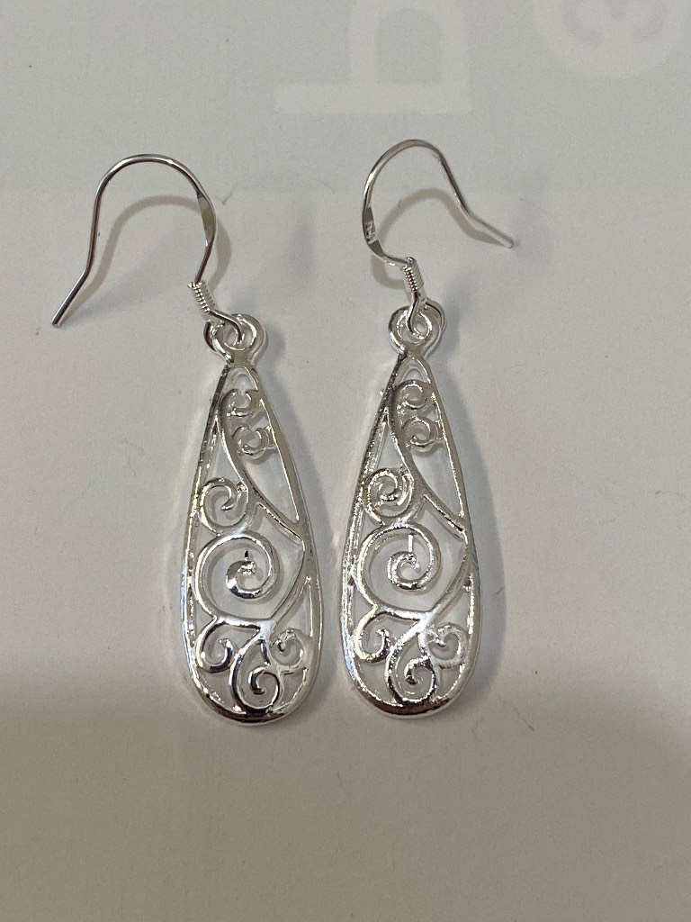 Beautiful silver tone earrings