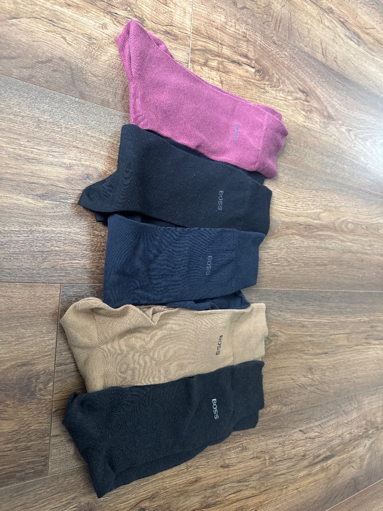 5 pairs men’s boss socks