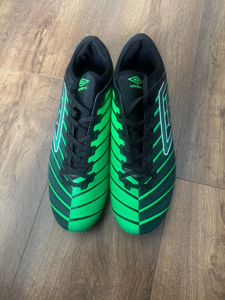 Umbro men’s football boots