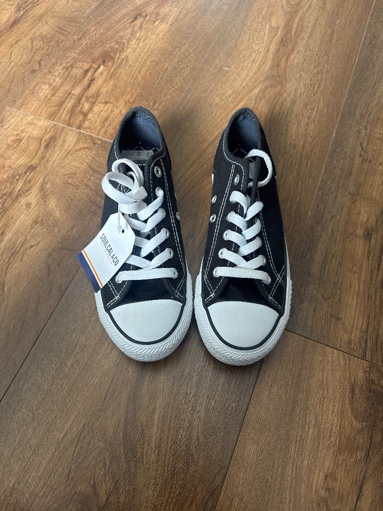Stylish canvas trainers