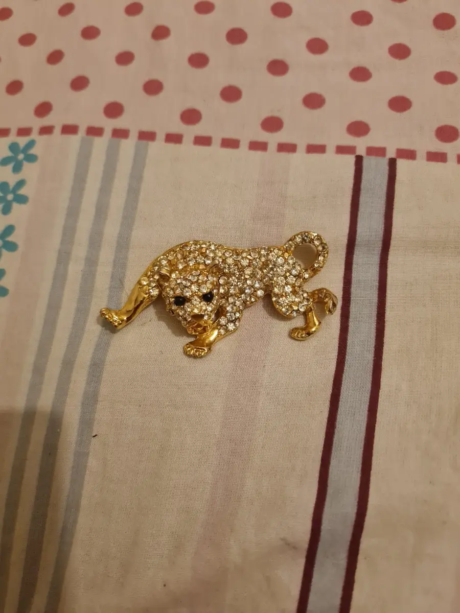 Gold Tone and diamond tiger vintage brooch