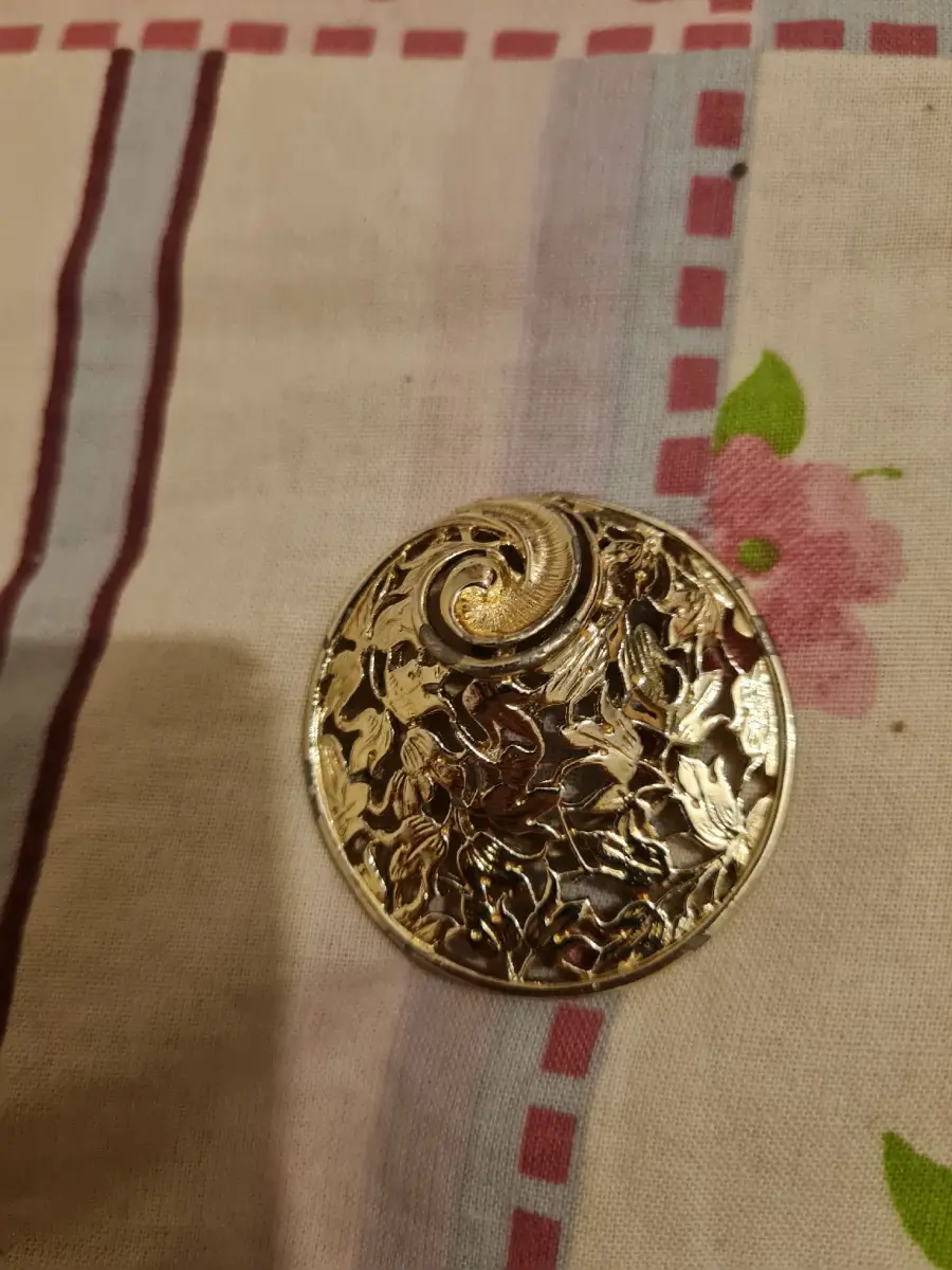 Vintage Sarah Coventry jewellery whirlwind scarf clip