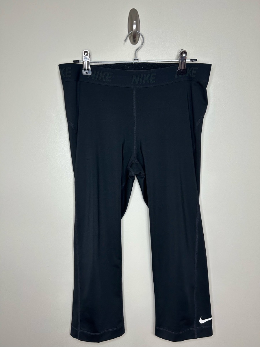 Nike pro dri fit black leggings 3/4 length size L