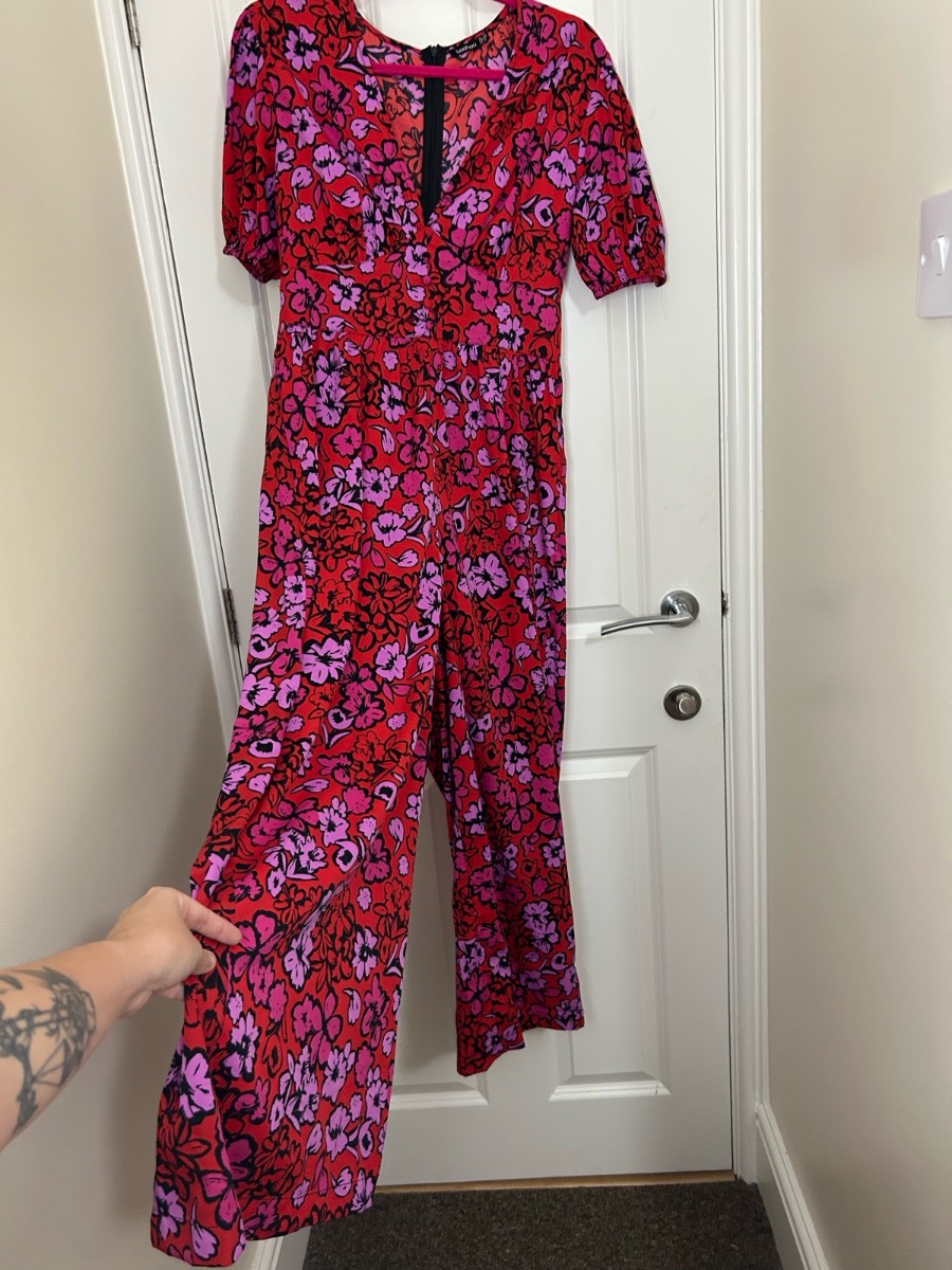 Boohoo red floral jumpsuit size 12 wedding guest summer