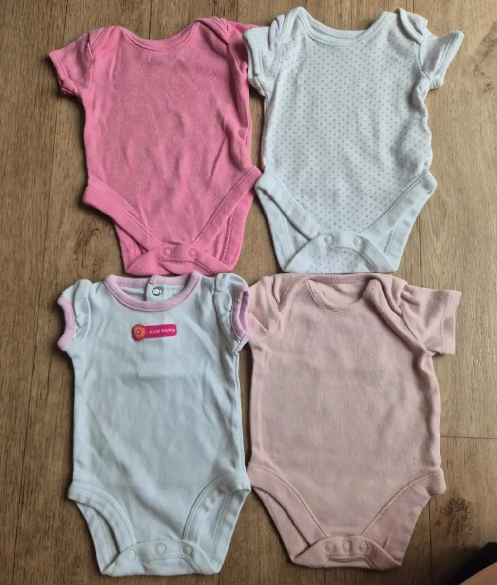 Baby girl bodysuit up to 1month 4.1kg x4