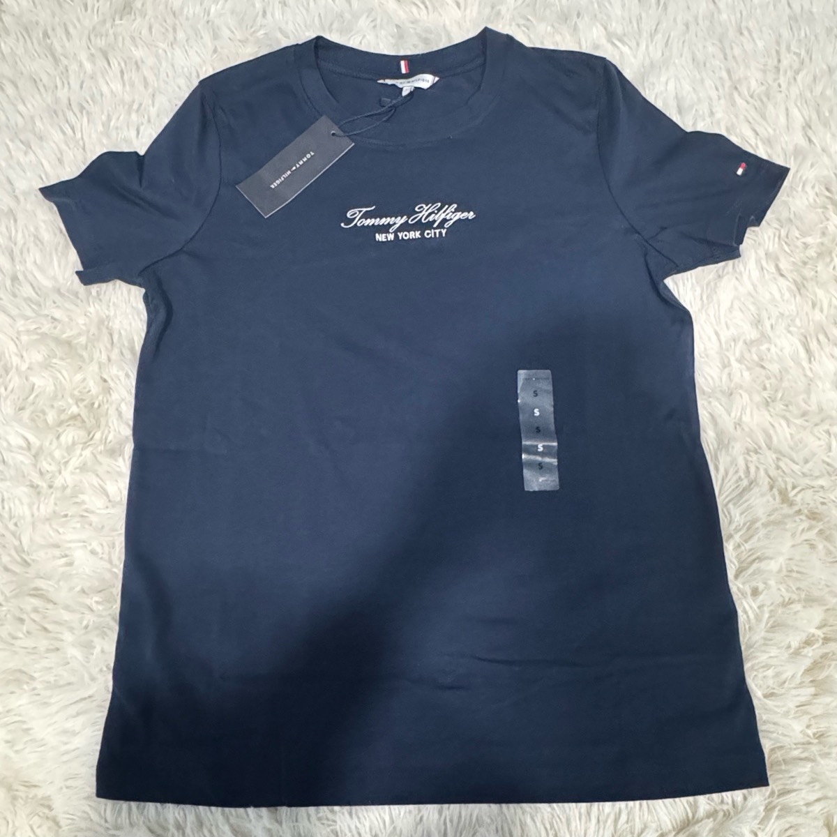 Tommy Hilfiger women's navy 'New York City' script logo crew-neck T-shirt, size S, brand new with ta