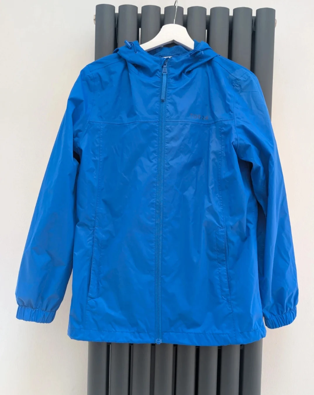 TOG24 'Craven' Women's Lightweight Waterproof Jacket - Bright Blue - Size 12
