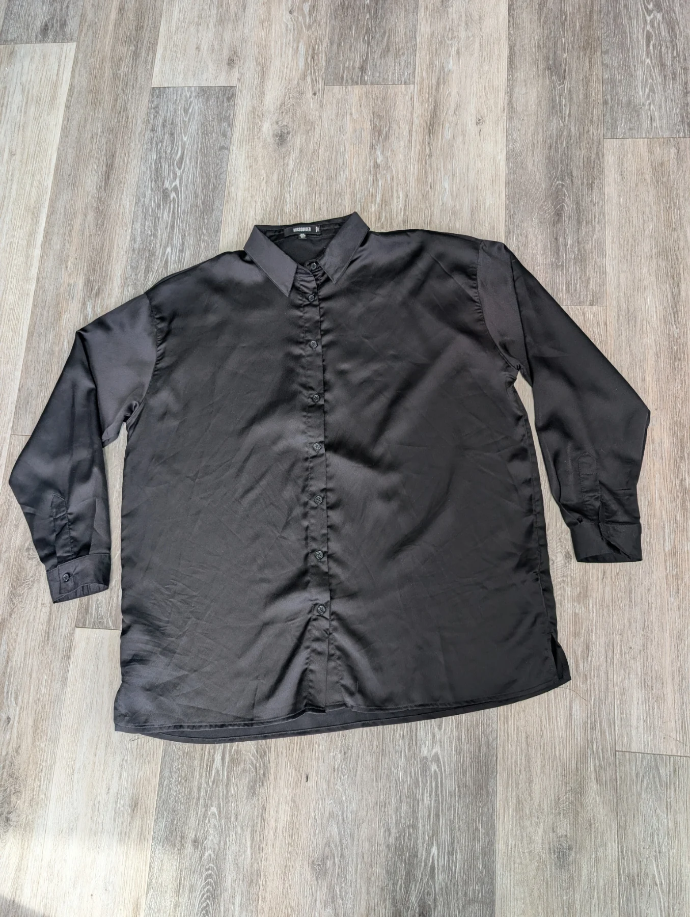 MISSGUIDED Black Satin Oversized Long Sleeve Button-Down Shirt – UK 8 / US 4
