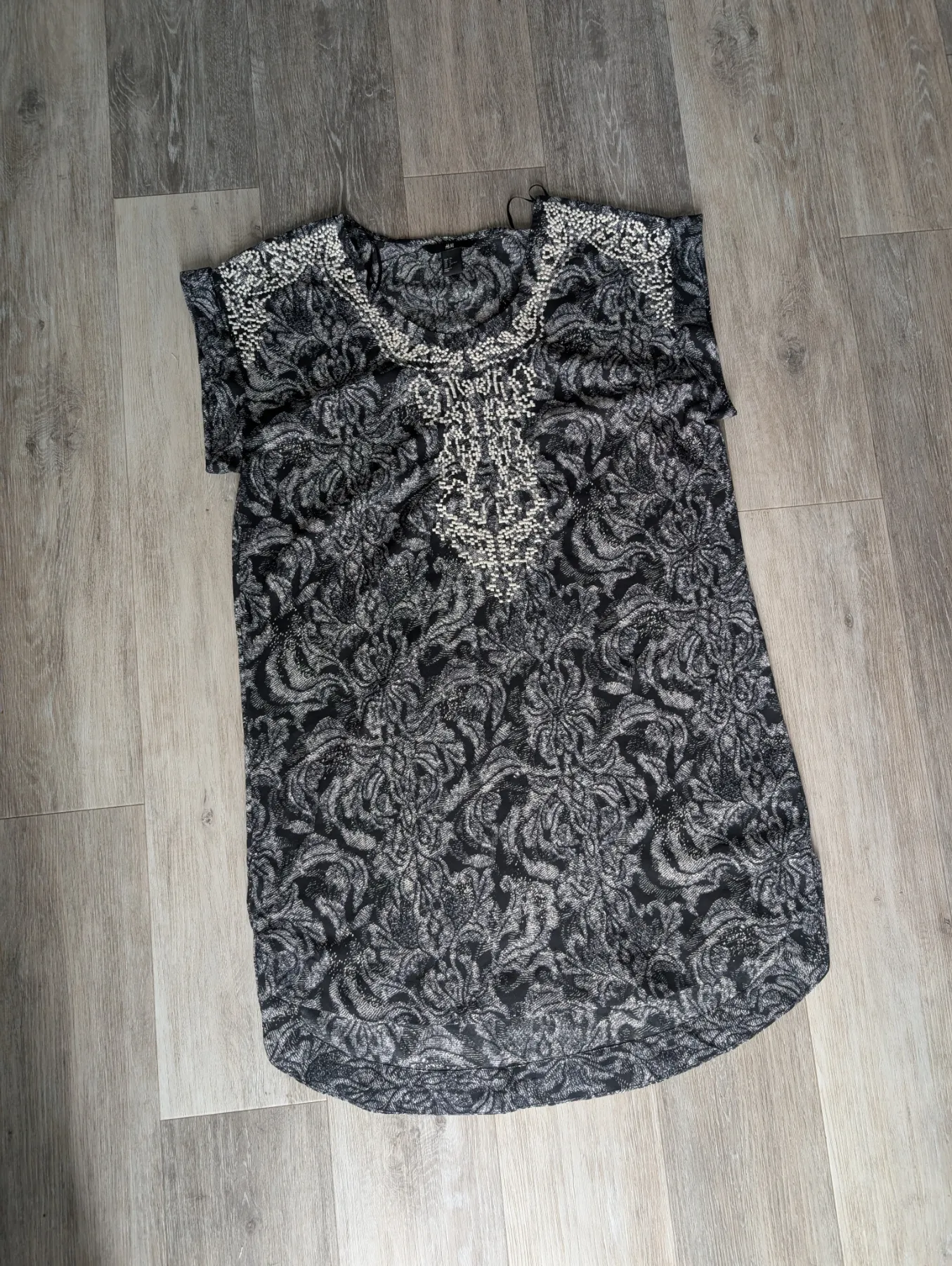 H&M Women’s Black & Silver Patterned Tunic Top / Mini Dress with Beaded Neckline – Size UK 10