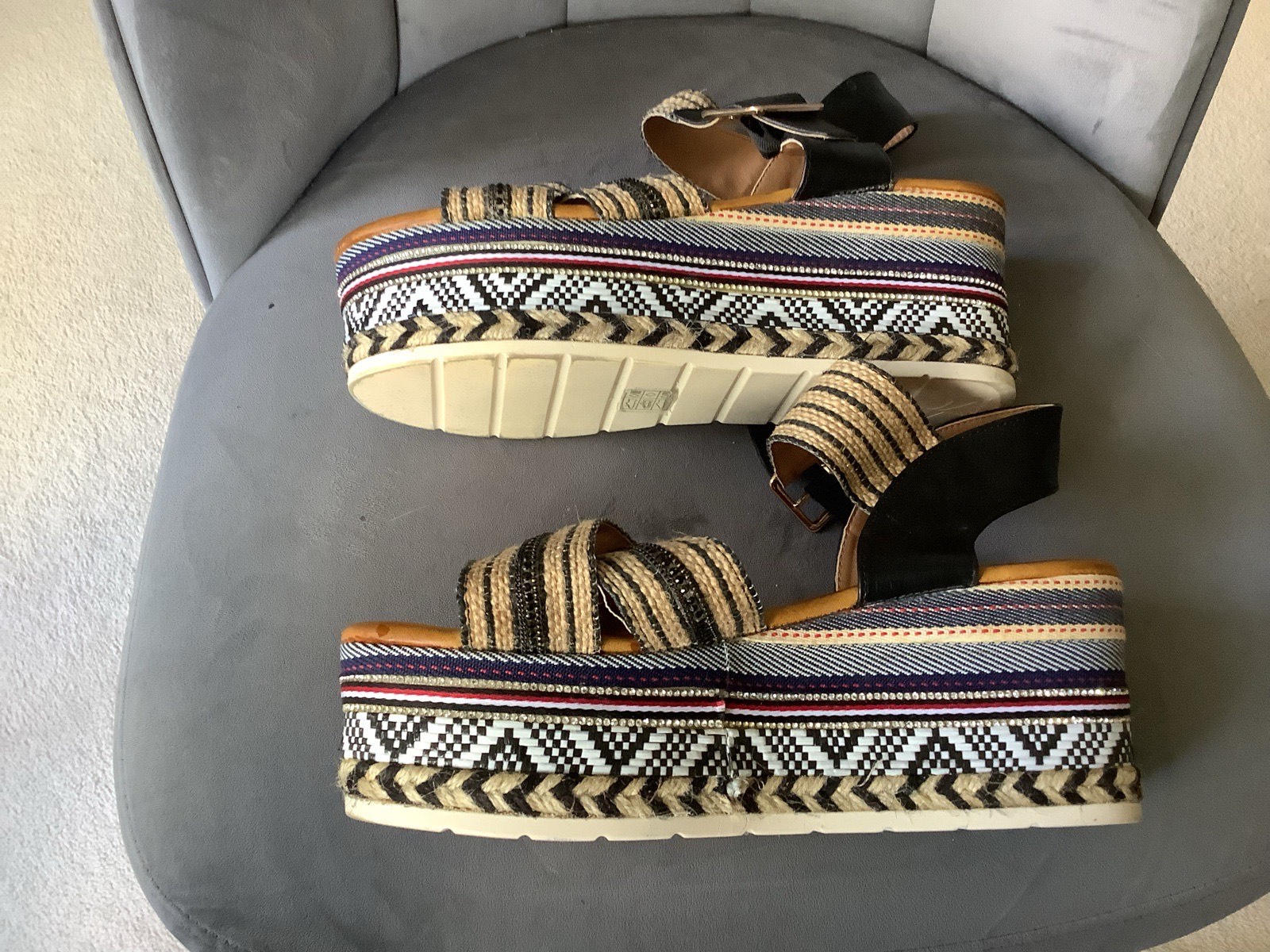 Moda in Pelle wedge sandals size 7 uk