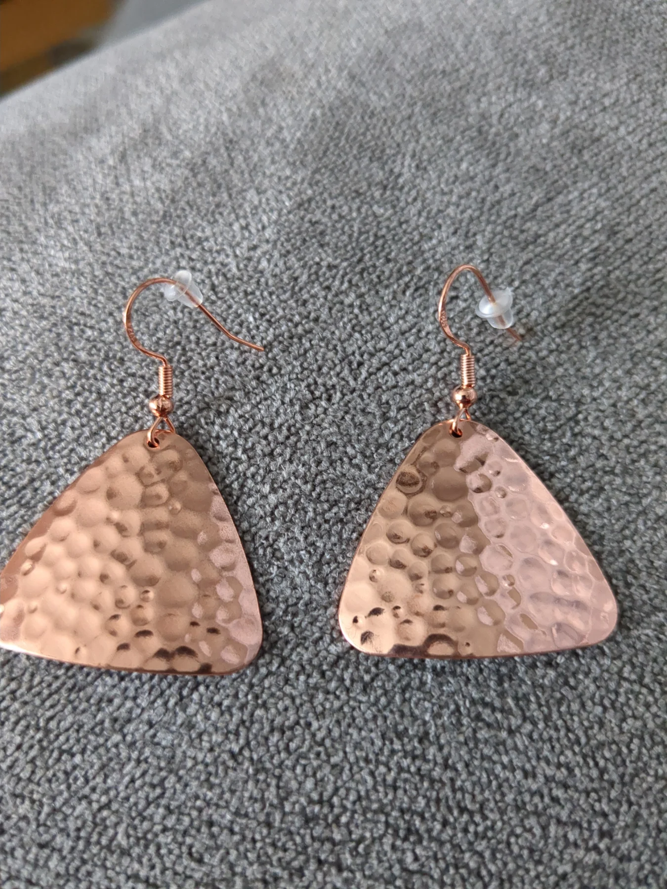 Rose gold coloured earrings. Hooks gold plated.