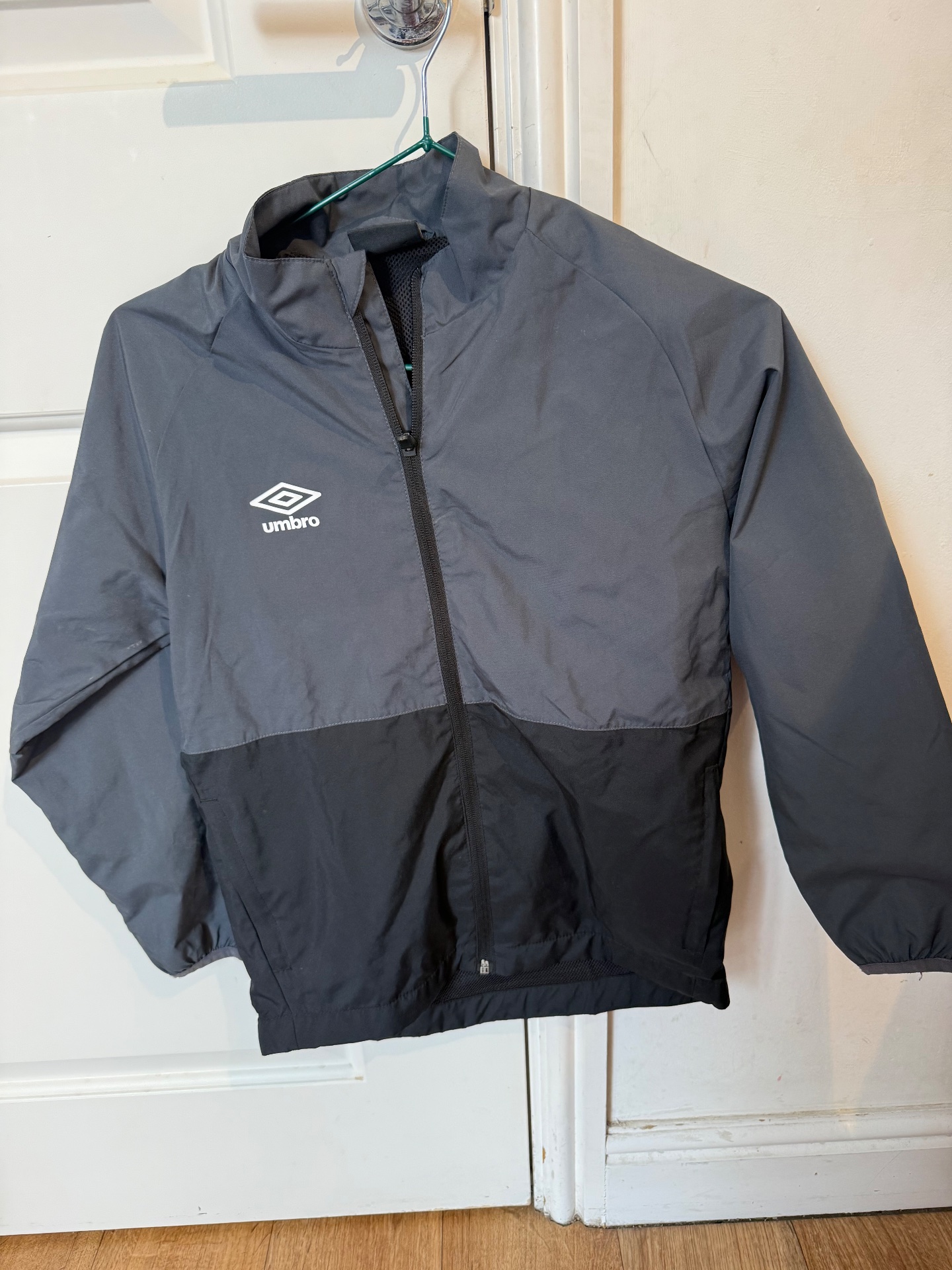 Children’s black/grey Umbro jacket - age 6