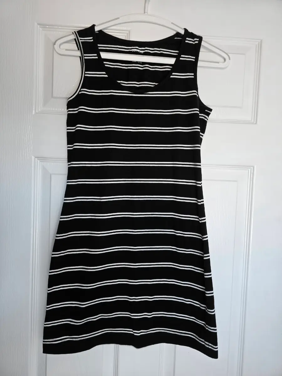 Black & white striped sleeveless stretchy long top / dress