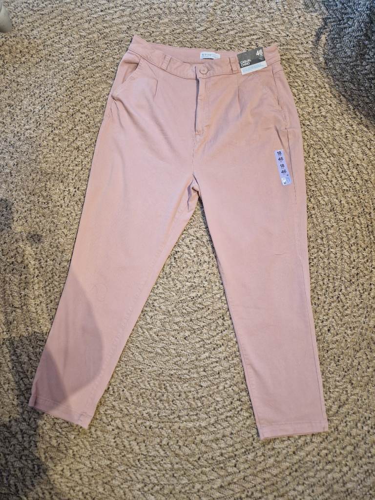 Ladies chinos